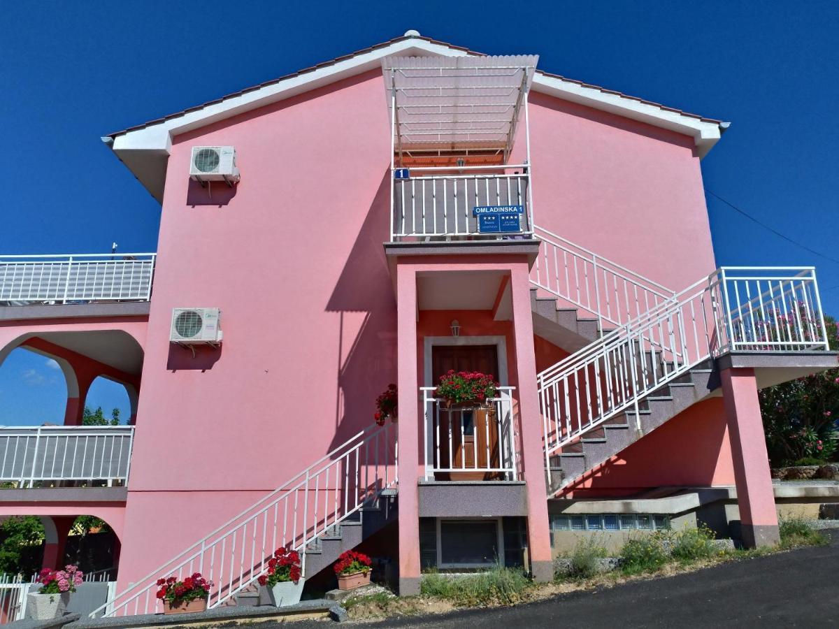 Apartments With A Parking Space Njivice, Krk - 15904 Exterior photo